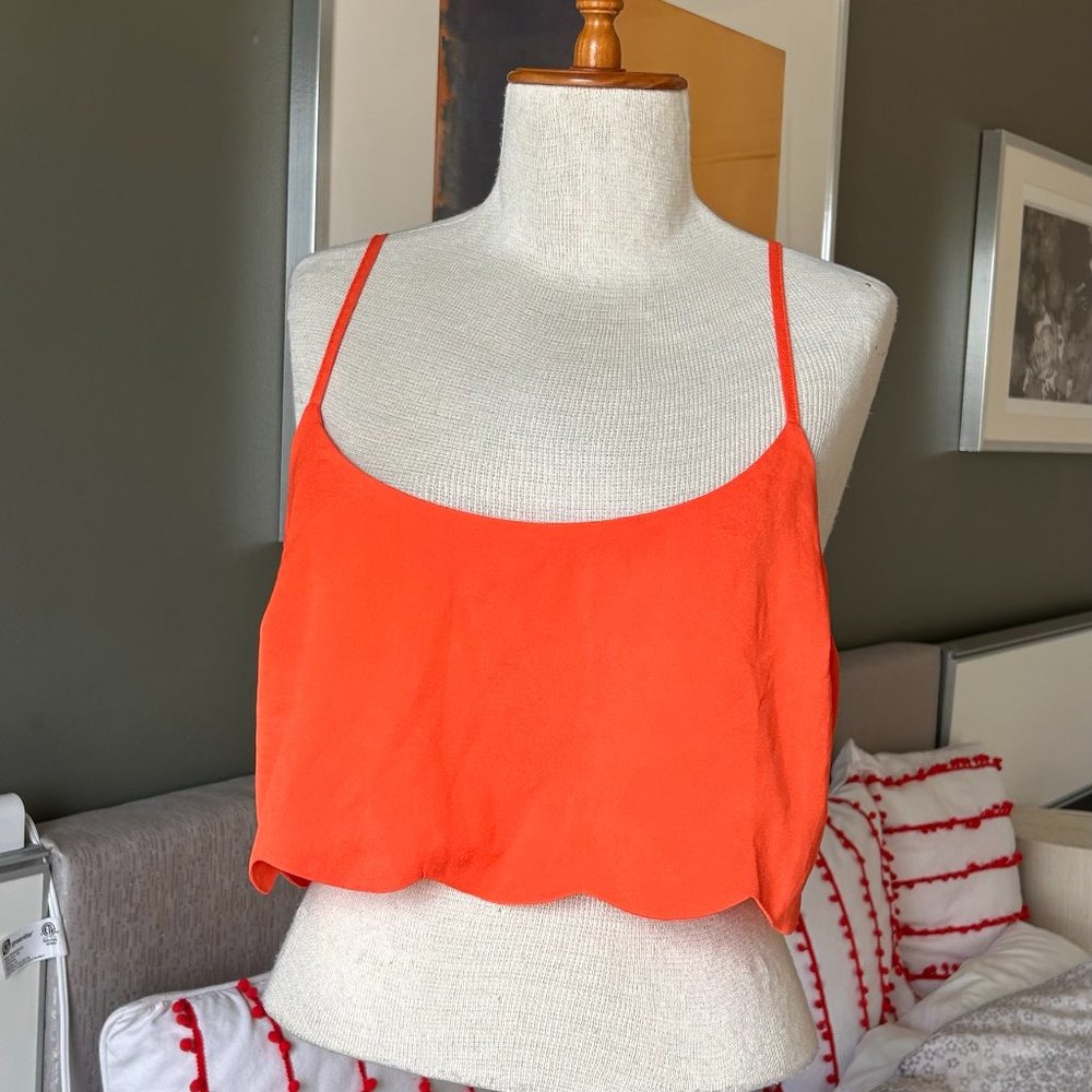 - Intimately Free People Cropped Top Scallop Hem Lace Back LARGE    - T1040